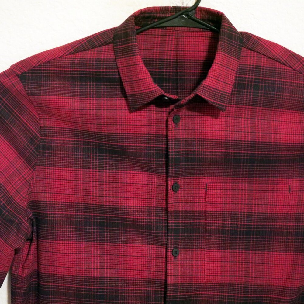 Lululemon Shirt Mens Medium Long Sleeve Button Flannel Red Black Striped